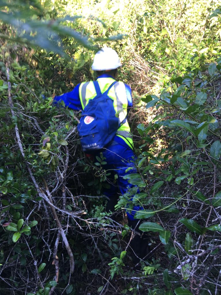 SafeLane deminer Magalhaes Mario Nihitsala working in Mozambique